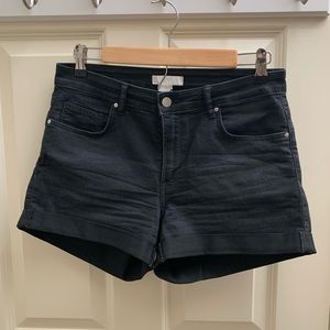 H&M black shorts